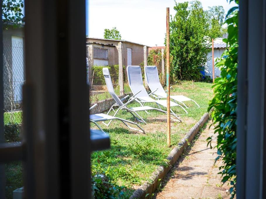 Le Convivial • Stationnement Facile • Paisible *
